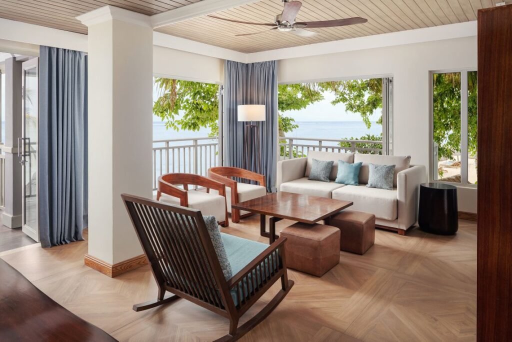 جناح بينينسولا بالكوني