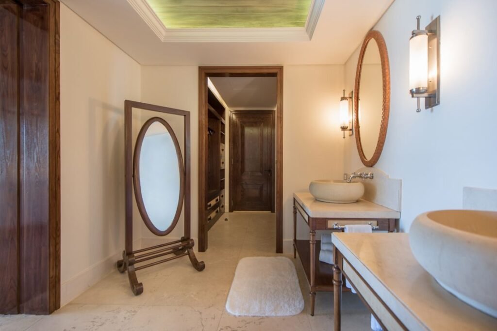 جناح بينينسولا بالكوني