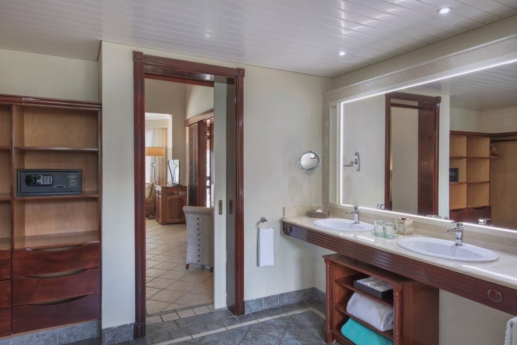 جناح جونيور