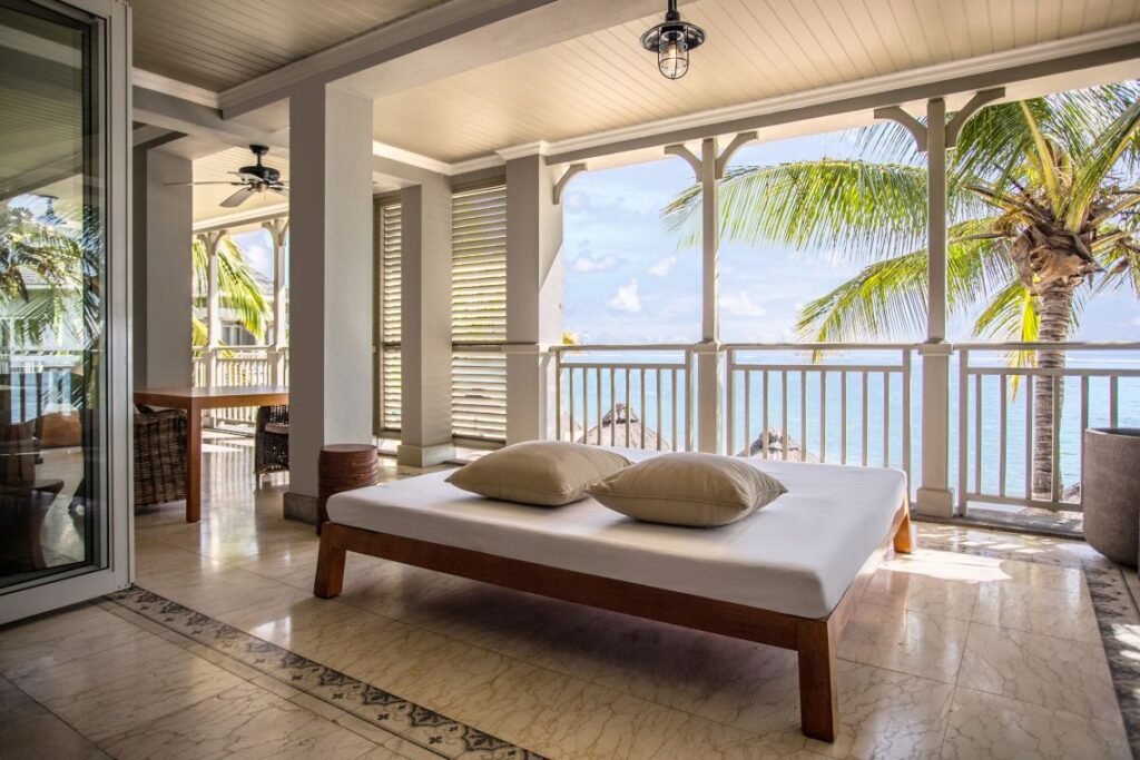 جناح لا مورن بالكوني